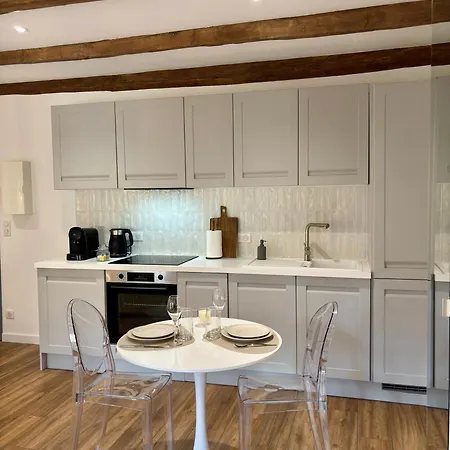 1 Centre-ville, Gare Apartment *
